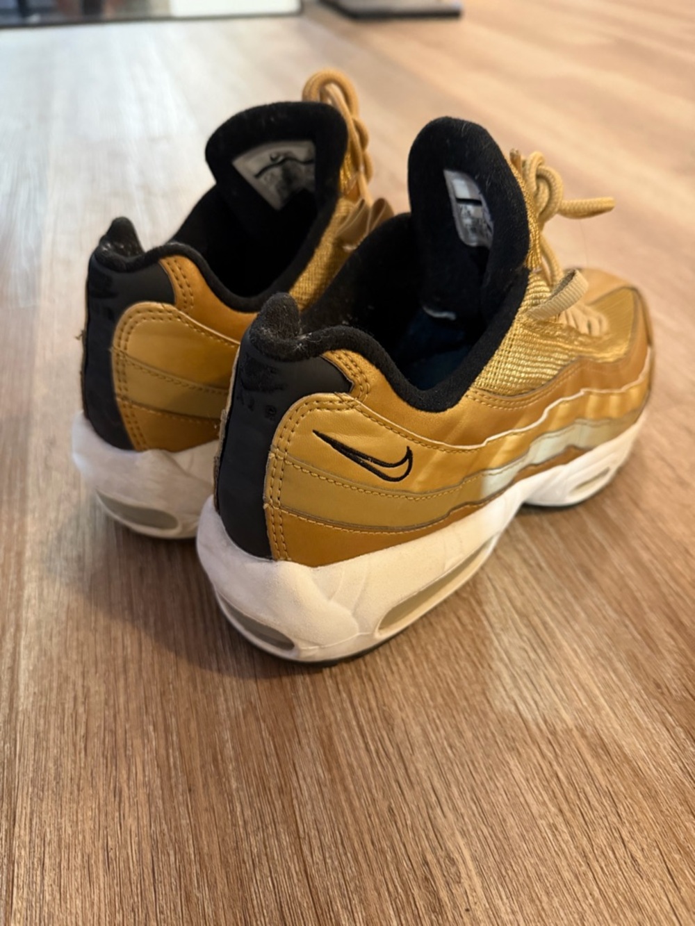 Women’s Nike Air Max 95 Metallic Gold - Picture 3 of 5